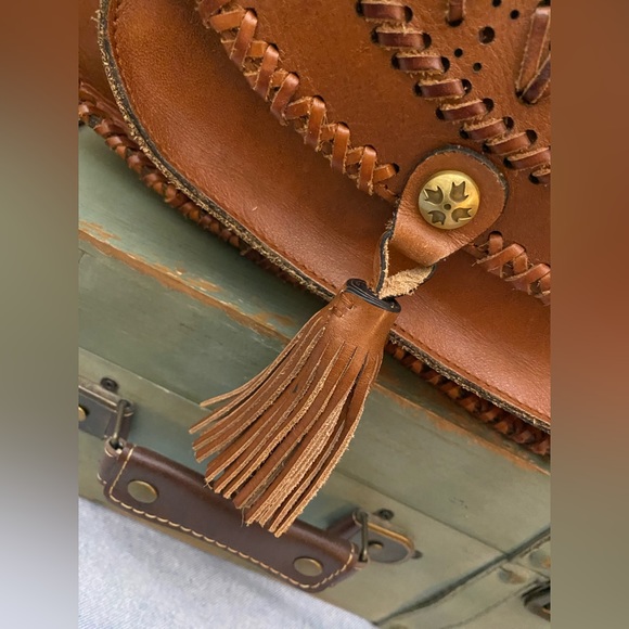 PATRICIA NASH BROWN BRAIDED FLAP W TASSEL CROSSBODY BAG GUC - Picture 5 of 12